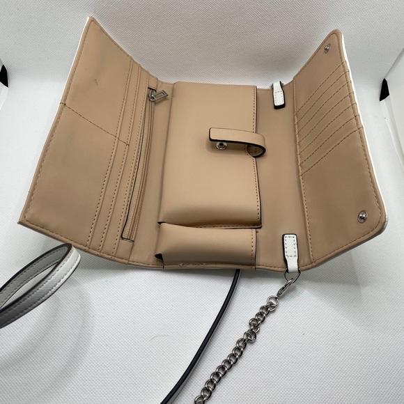 White crossbody bag - Picture 3 of 3